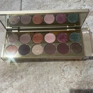 Stila After Hours Eye Shadow Palette